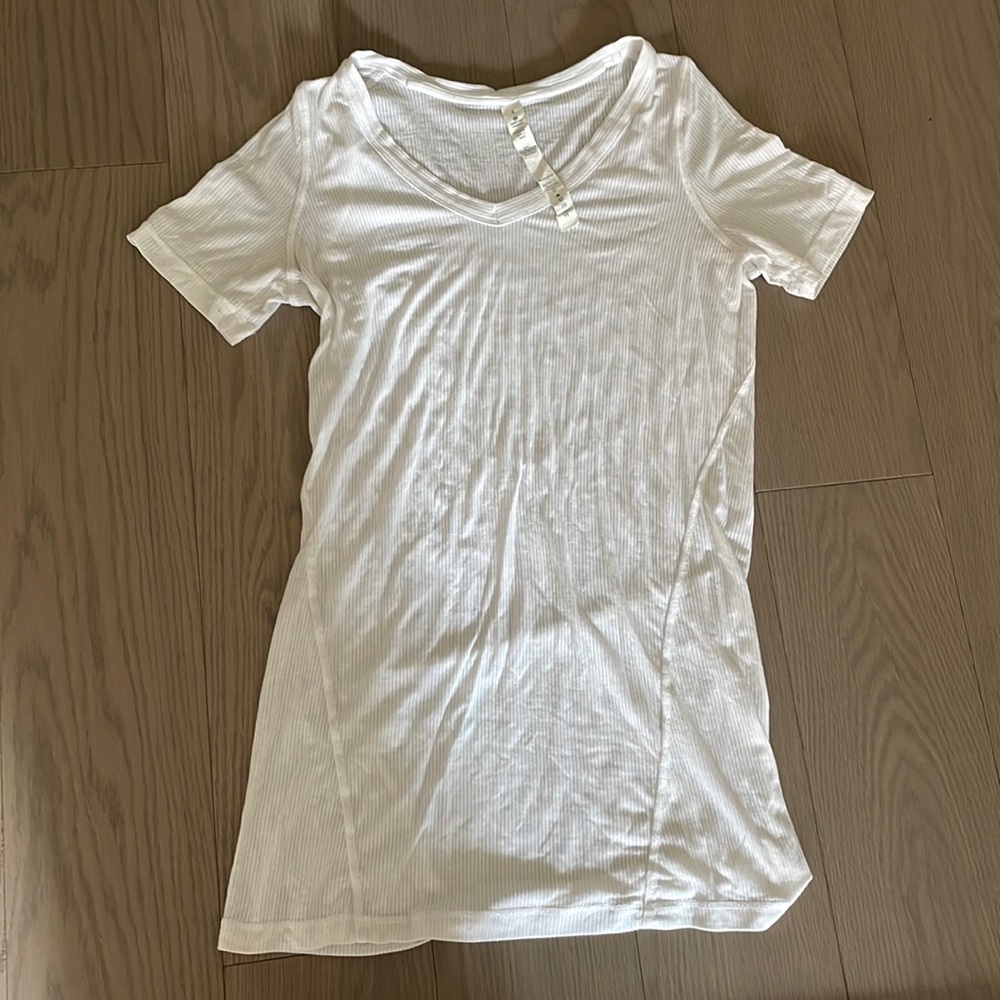 Like New White Lululemon Tee Sz4